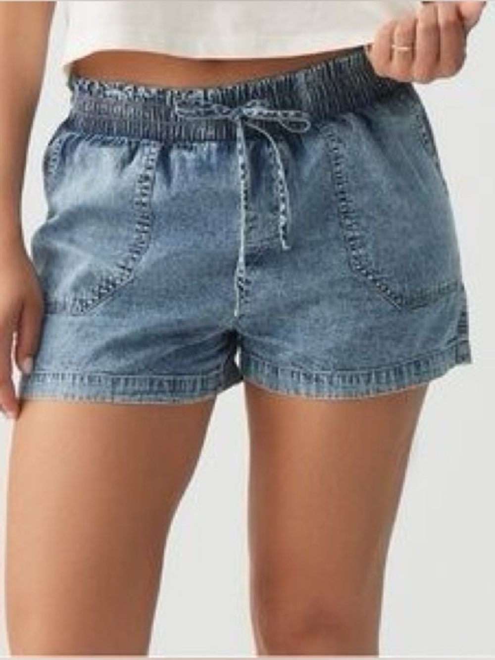 Ardene | 100% Cotton Light Wash Denim Shorts